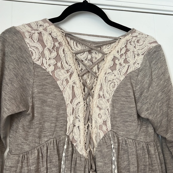 Small Altard State Lace Up Back Top - Picture 4 of 5